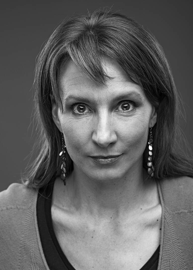 ANNE HOLDER